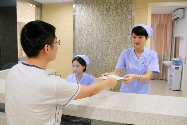 深圳昆仑男科医院落实网上“定”名医 看病不再困难