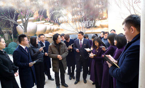 精品别墅离不开风水指导，陈益峰前往融创地产传授风水知识