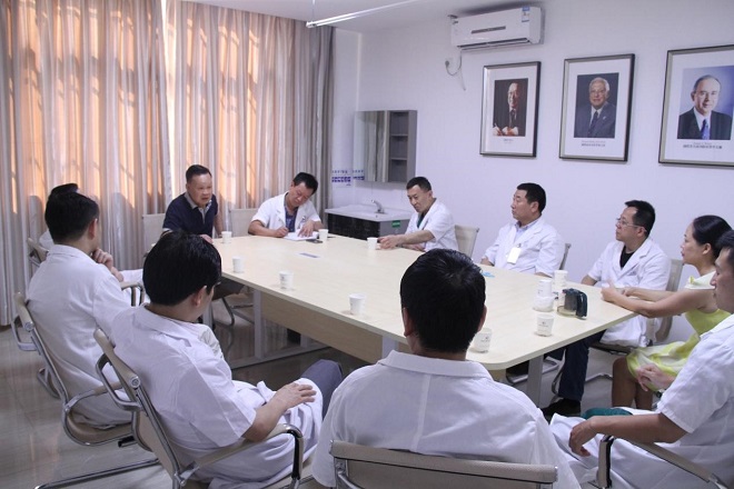 深圳昆仑泌尿外科医院离退休党员“畅谈十八大变化、展望十九大”