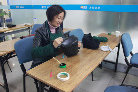    绿色干洗店加盟连锁：澳洁干洗机设备环保先锋
