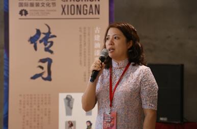 中国工艺美术大师程淑美老师,北京服装学院副教授赵祎老师,青年首饰
