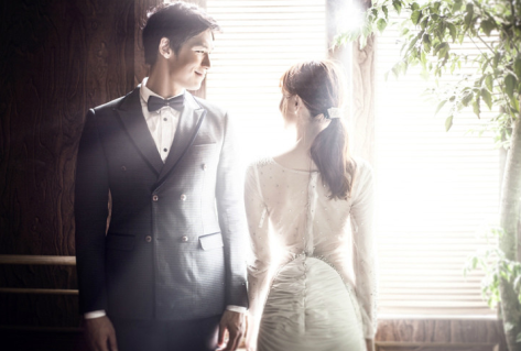 三亚拍婚纱照哪家好——海南婚纱【摄影前十名】复古婚纱照