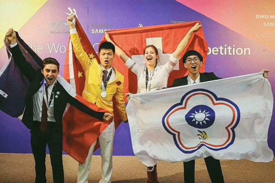 王森学子为国家拿下世界技能大赛烘焙项目首金