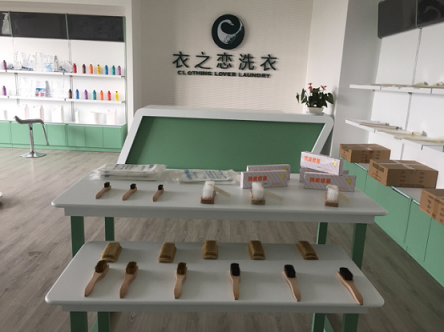 衣之恋洗衣加盟成功吸引大批中青年创业，凭借“真实力、无欺诈、守信用、无骗局”赢得普遍赞誉