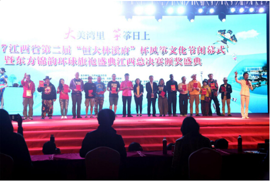 大美湾里，竞秀绽放