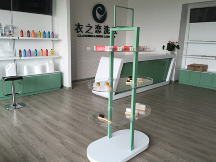干洗加盟宝典   衣之恋干洗店加盟常识